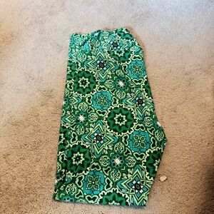 LuLaRoe Green Patterned Leggings